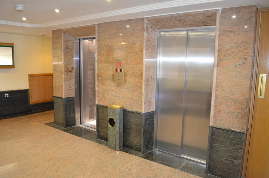 metron-elevator-industry-cabins-inox-formicas-telescopic-doors-hotel-santana-malta