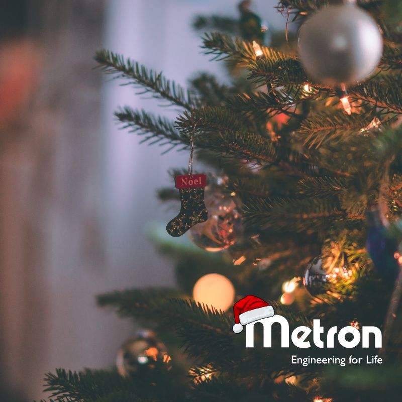 metron-engineering-for-life-cabins-doors-christmas-wishes
