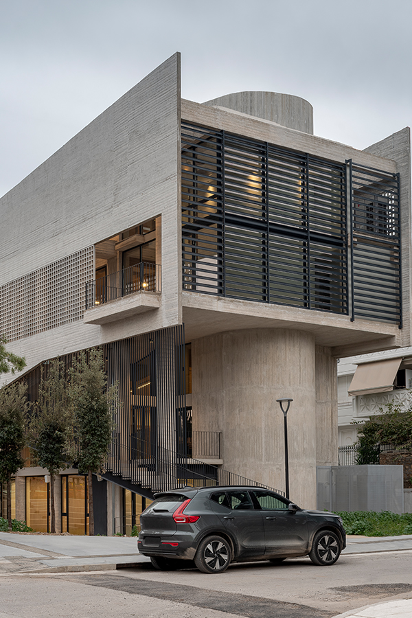 metron-elevators-lifts-doors-public-building-athens