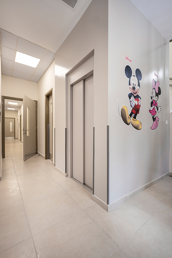 metron-lifts-public-building-school